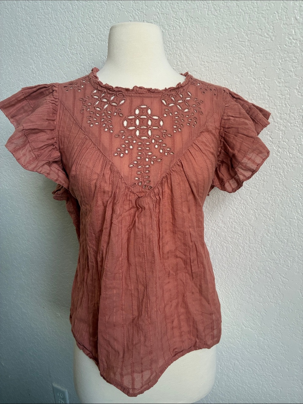 Universal Thread Rust Eyelet Ruffle Sleeve Blouse
